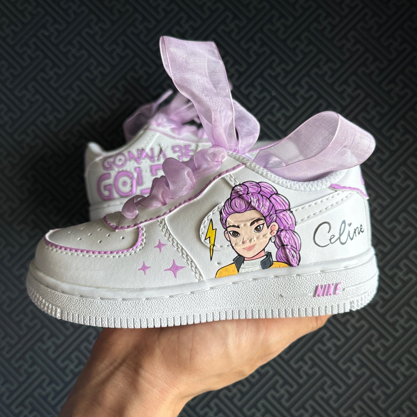 Limited Edition: Set Golden - FREE SHOES LACES + KEYCHAIN + SOCKS