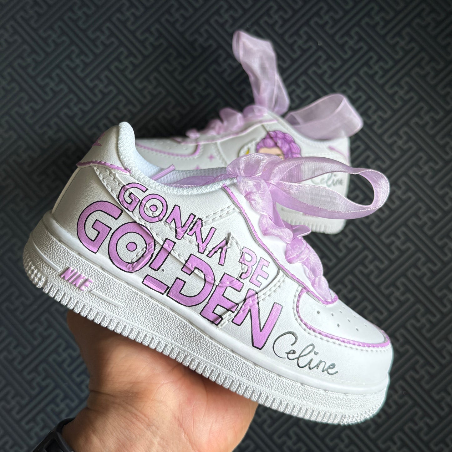 Limited Edition: Set Golden - FREE SHOES LACES + KEYCHAIN + SOCKS