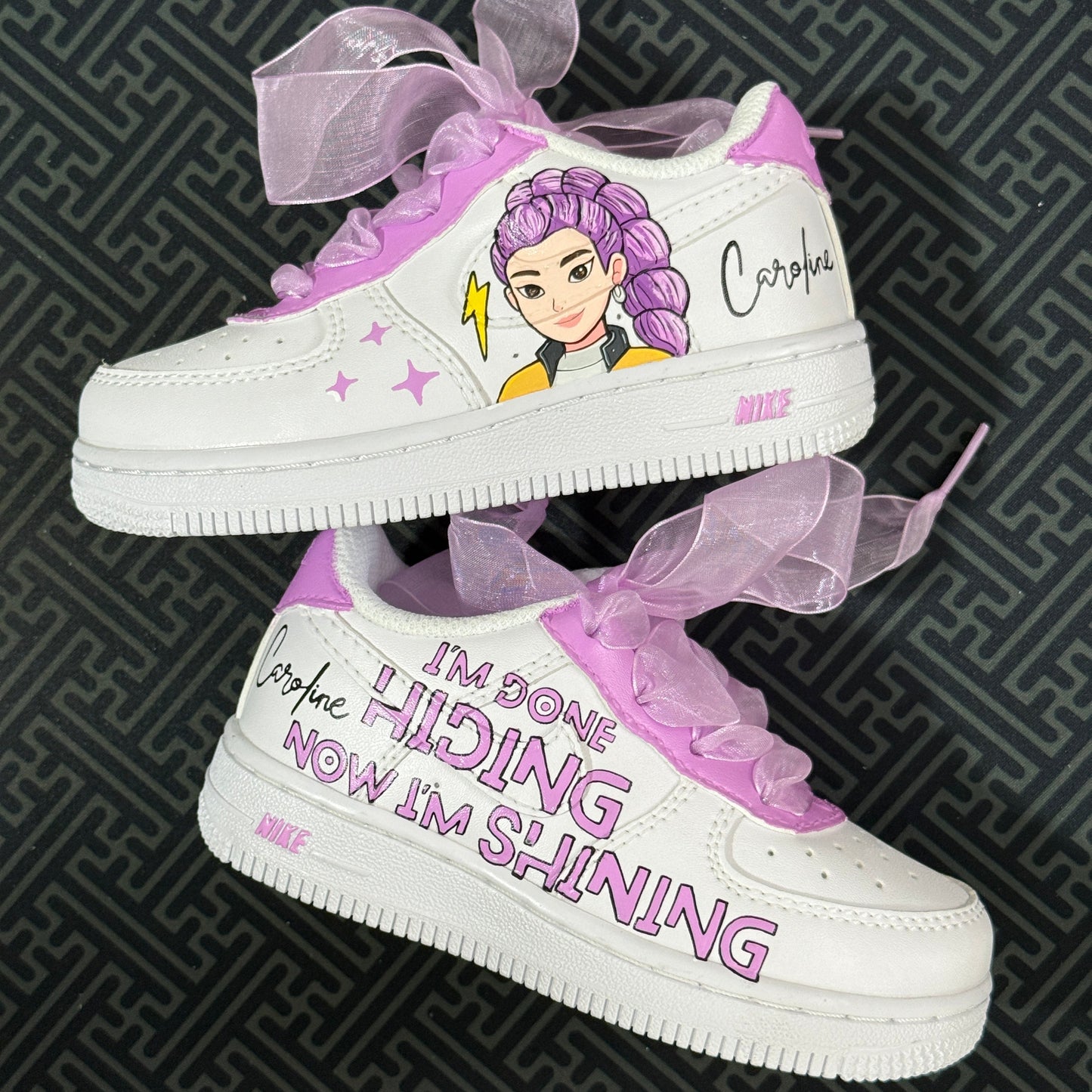 Limited Edition: Set Shining - FREE SHOES LACES + KEYCHAIN + SOCKS
