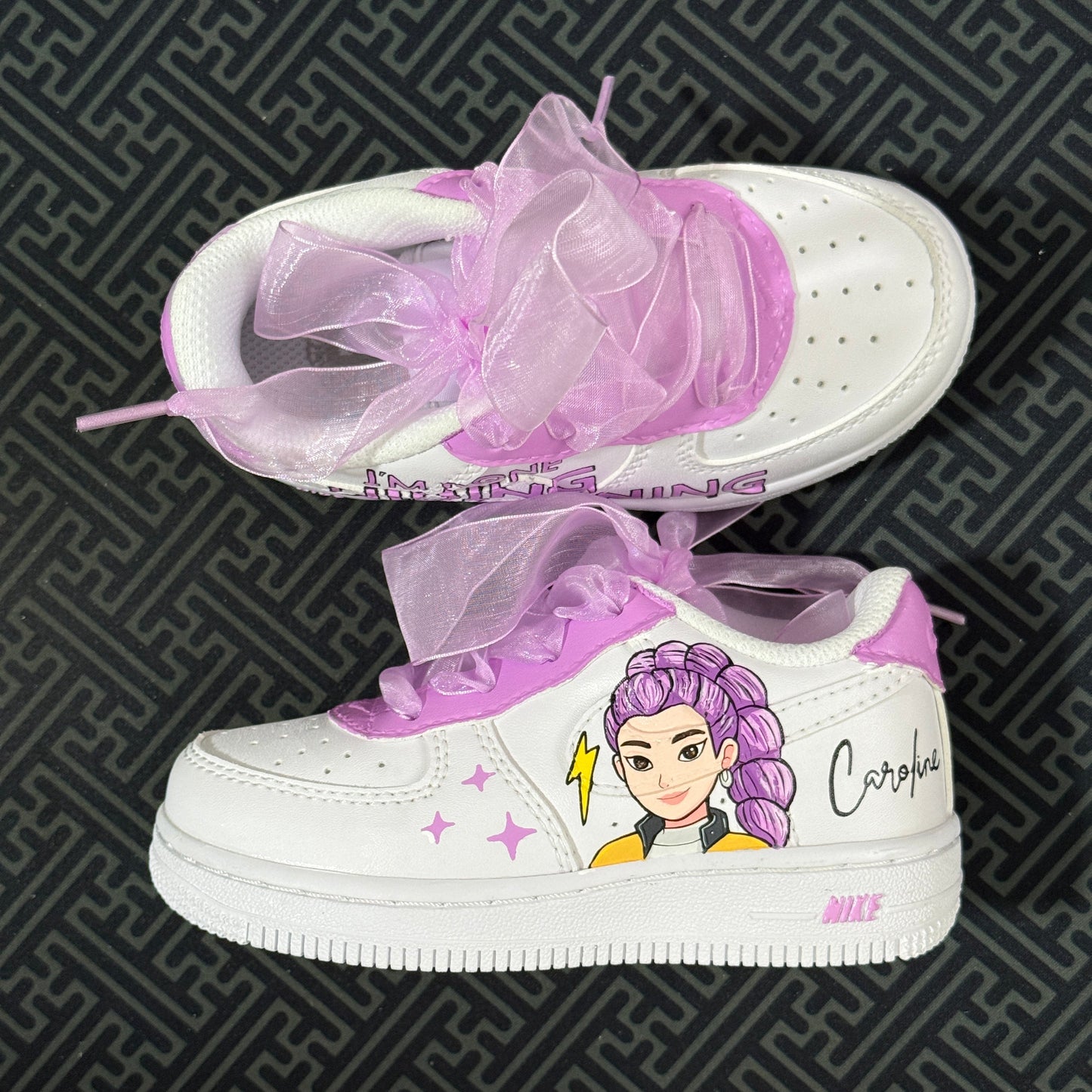 Limited Edition: Set Shining - FREE SHOES LACES + KEYCHAIN + SOCKS