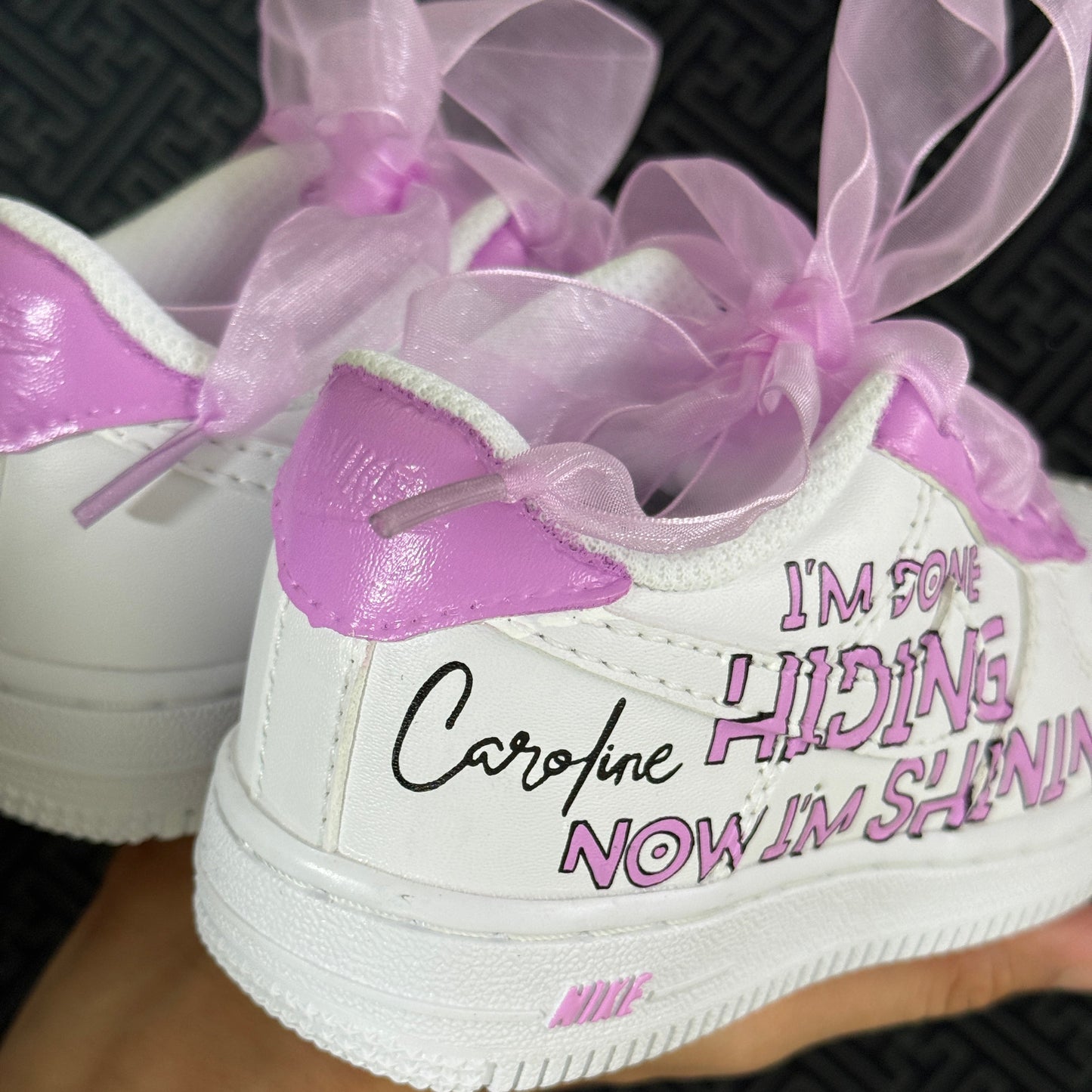 Limited Edition: Set Shining - FREE SHOES LACES + KEYCHAIN + SOCKS
